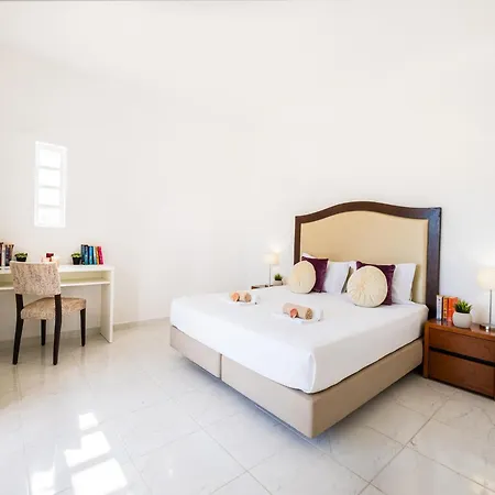 Villa In Albufeira Near Sea Beach *