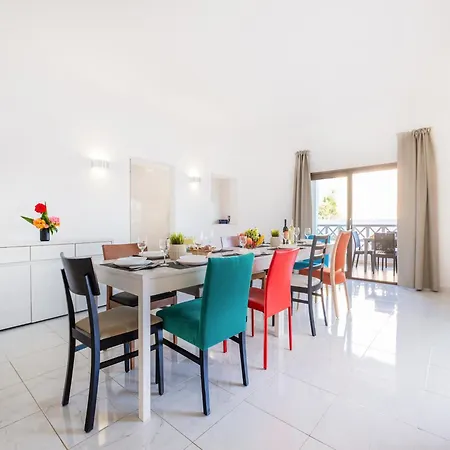 Villa In Albufeira Near Sea Beach Villa *