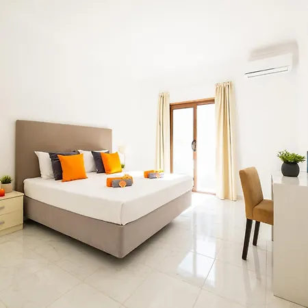 Villa In Albufeira Near Sea Beach Villa *